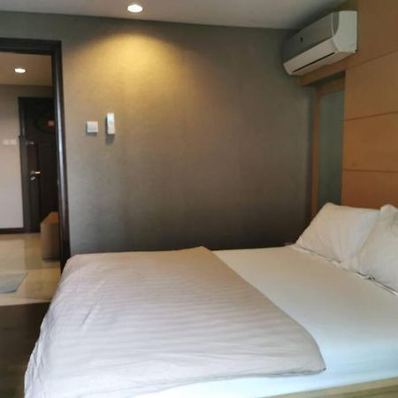 Two Bedroom Apartment At El Royale Hotel Bandung Exteriör bild