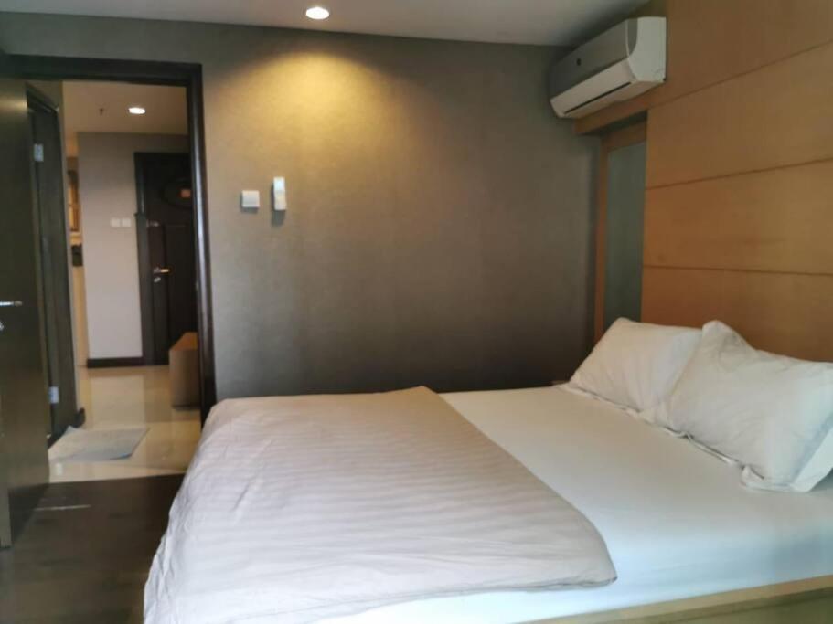 Two Bedroom Apartment At El Royale Hotel Bandung Exteriör bild