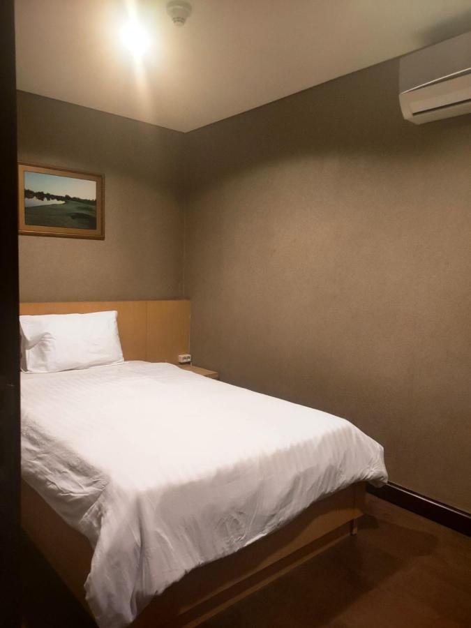 Two Bedroom Apartment At El Royale Hotel Bandung Exteriör bild